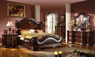 Bella Traditional style Queen Bed made with wood in Dark Walnut