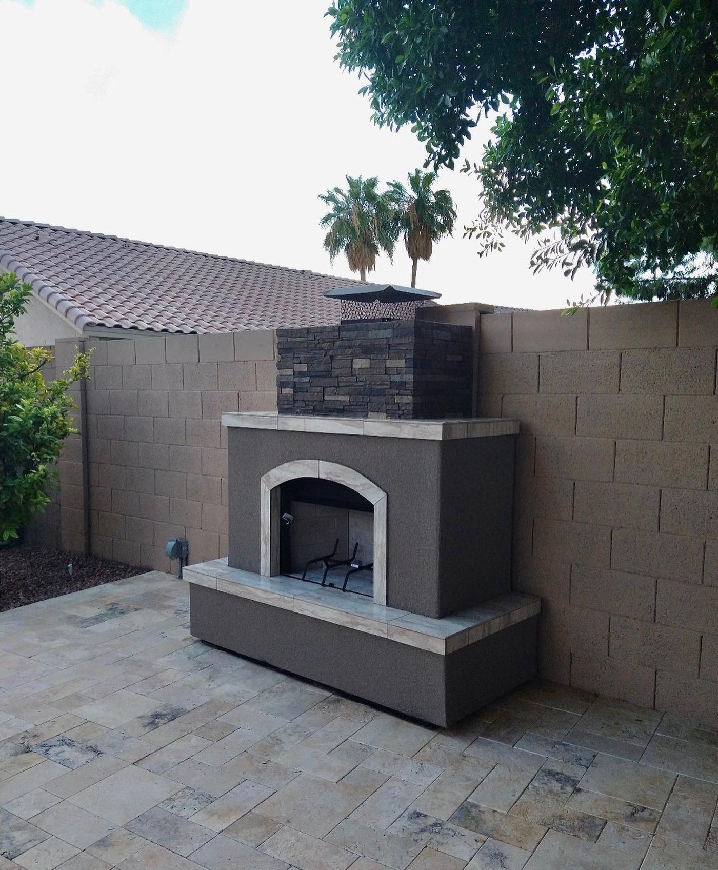 Kokomo Grills Tuscan 6' Outdoor Fireplace with Log Set for LP or NG access door for Tank