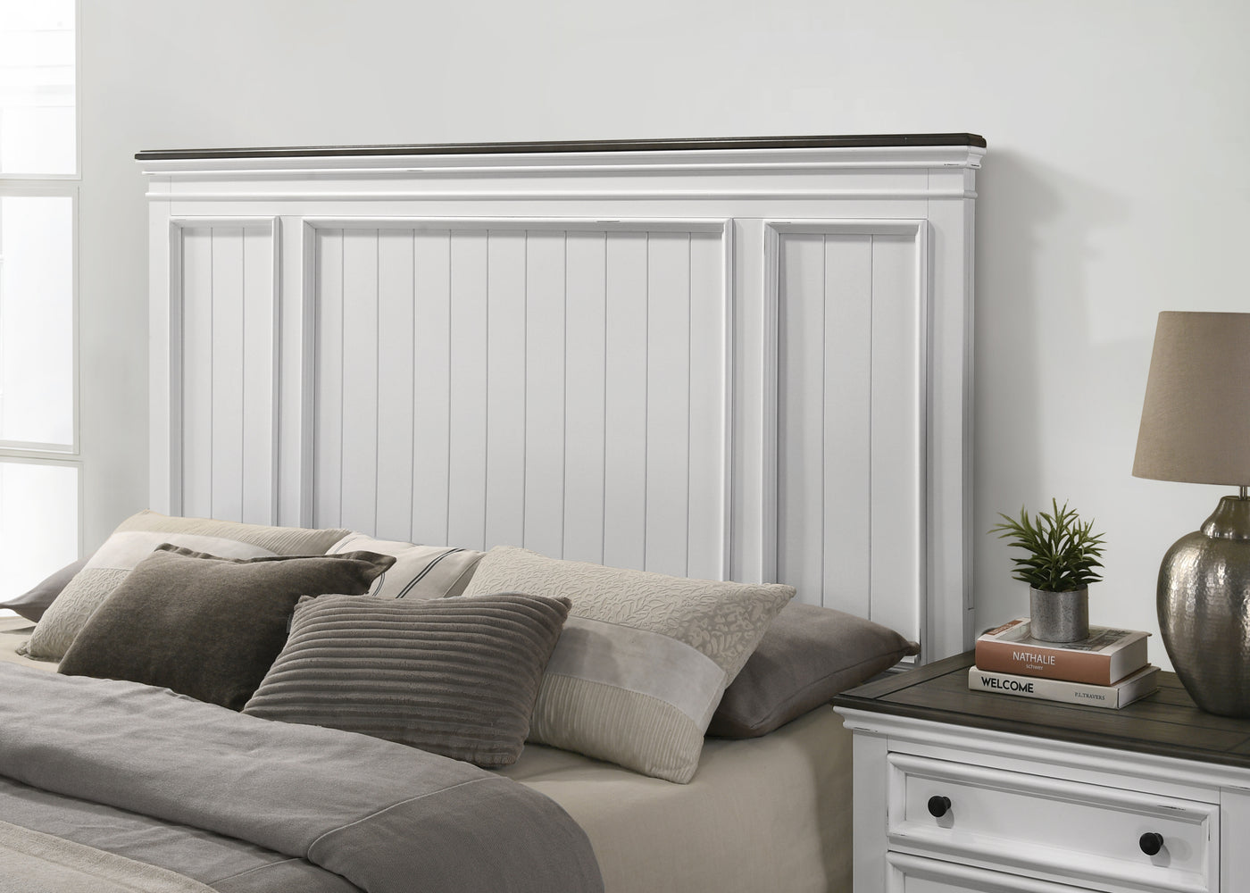 Clelane Wood Bedroom 5 piece Set with Shiplap Panel King Bed, Dresser, Mirror, Nightstand, and Chest